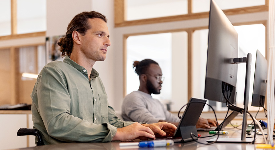 Header-Image Tulane Campus Building